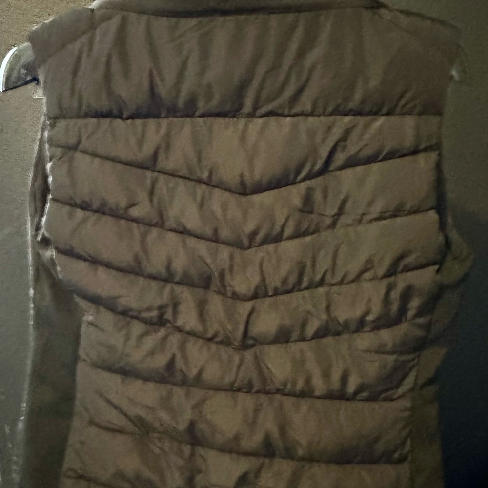 YMI Black Quilted Hooded Puffer Vest with Faux Fur Trim - Picture 5 of 10